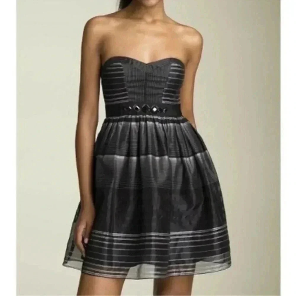 BCBGMAXAZRIA | Black Sweetheart Neckline Strapless Formal Dress Size 2